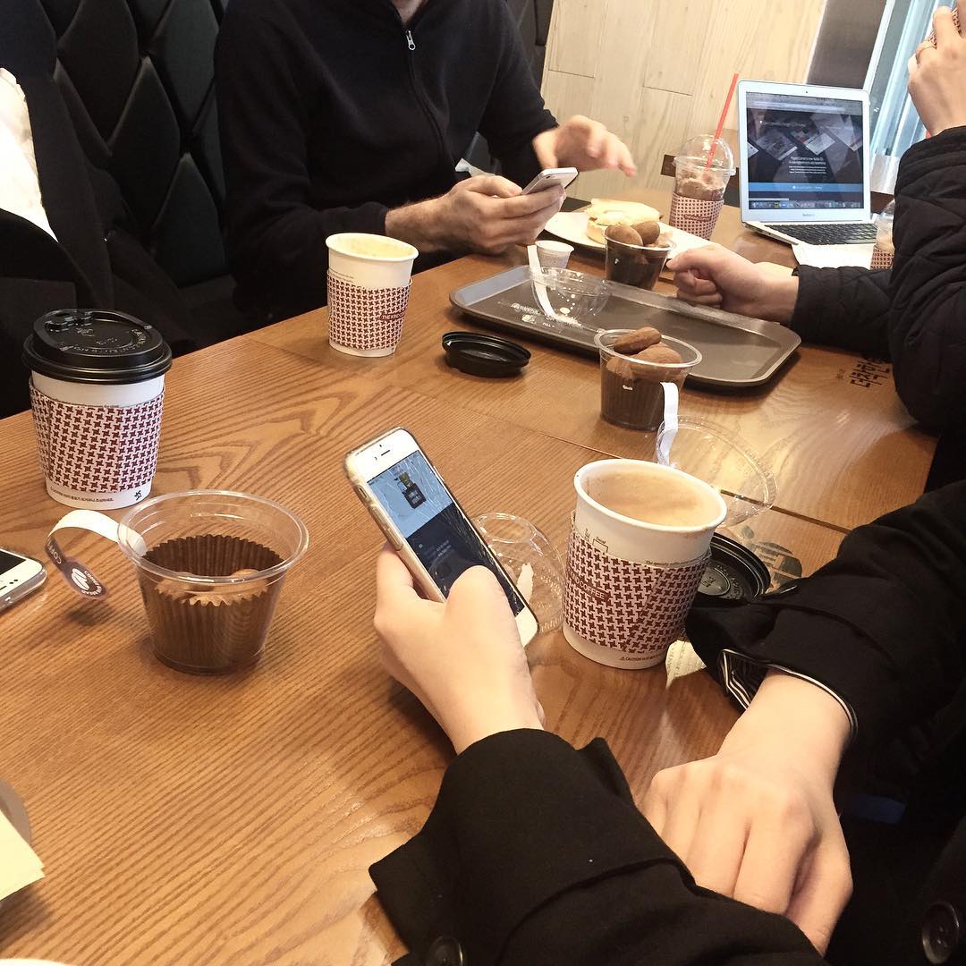 #수요일#모닝#티타임☕️?#더착한커피#스튜디오일상#도란도란