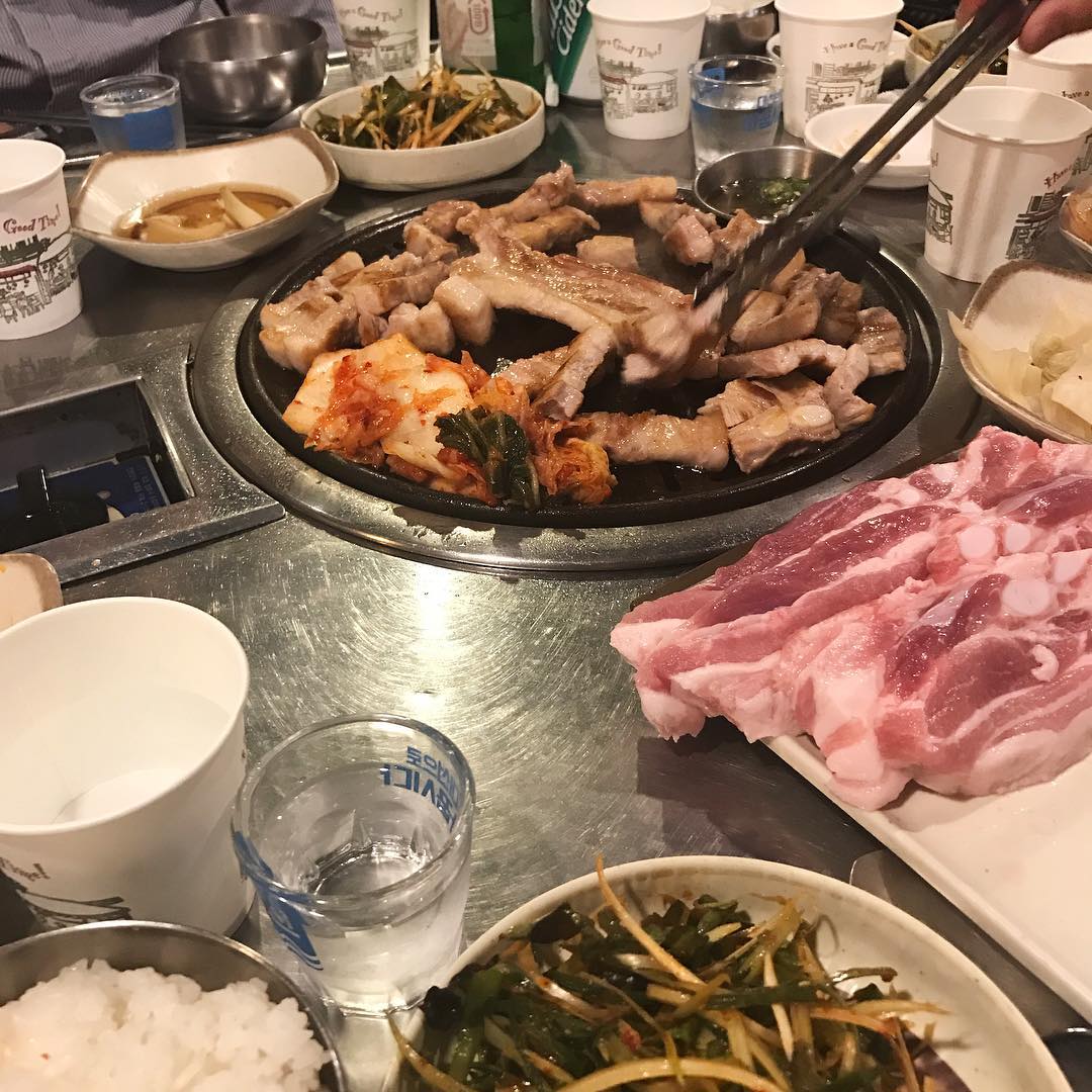 오늘 제이티의 저녁 메뉴는 삼겹살 ?
삼겹살에 소주는 언제 먹어도 옳은 조합인 것 같아요?
오늘도 잘 먹었습니다?
.
.
#StudioJT #스튜디오제이티
#웹에이전시 #webagency
#부산 #센텀 #센텀시티 #맛집