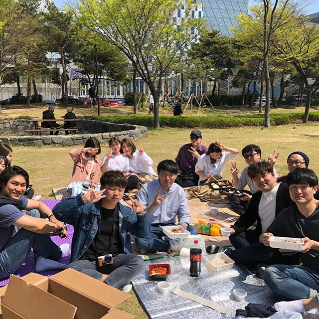 날이 참 좋았던 오늘 
벚꽃소풍 다녀왔어요?
도시락 싸들고 사부작 다녀옴?

#스튜디오제이티 #소풍 #여기는#부산#벚꽃